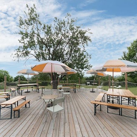 Camping Le Mont Libre - Cottage & Espace Nature - Gannat Exteriör bild