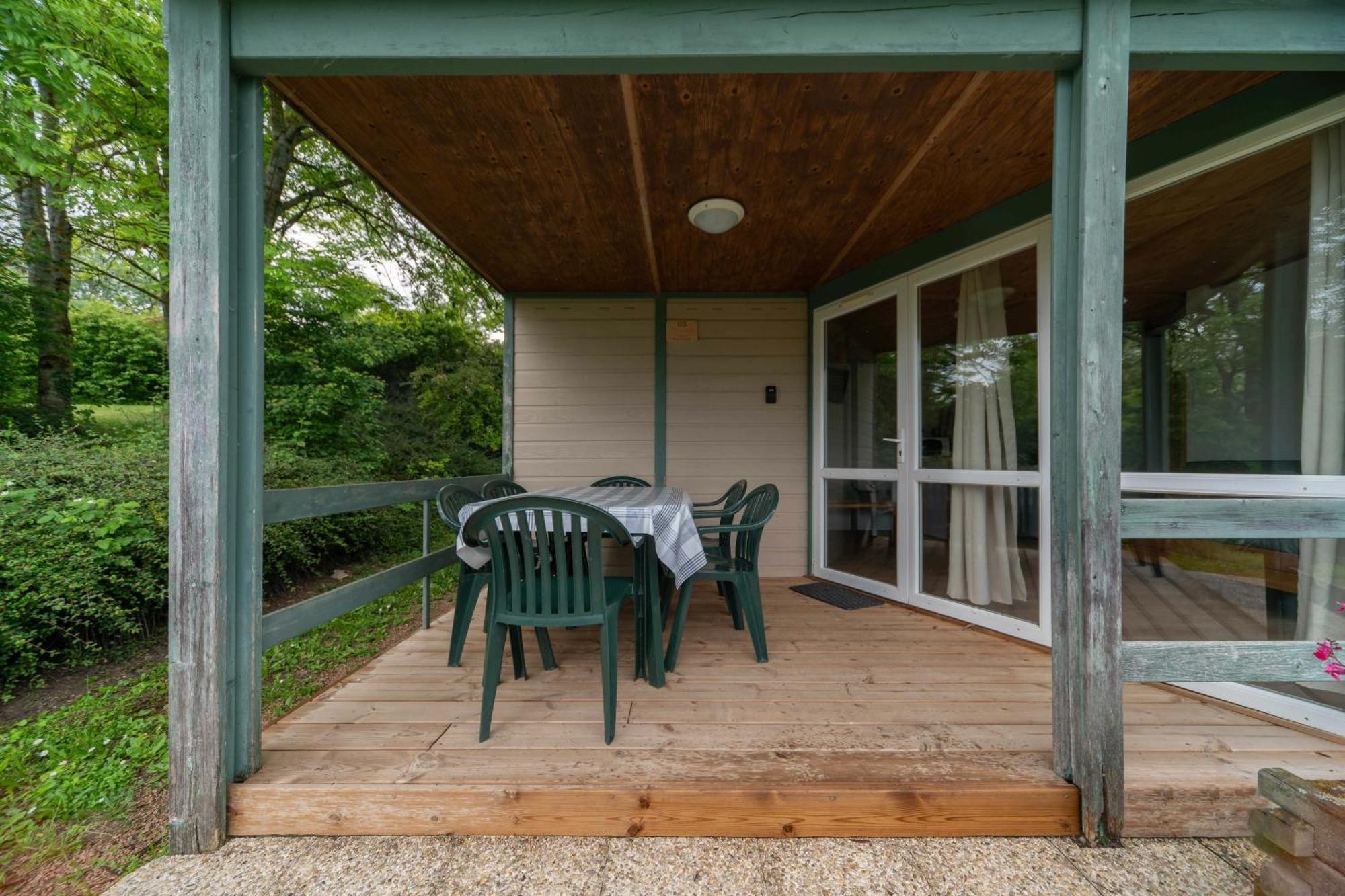 Camping Le Mont Libre - Cottage & Espace Nature - Gannat Exteriör bild