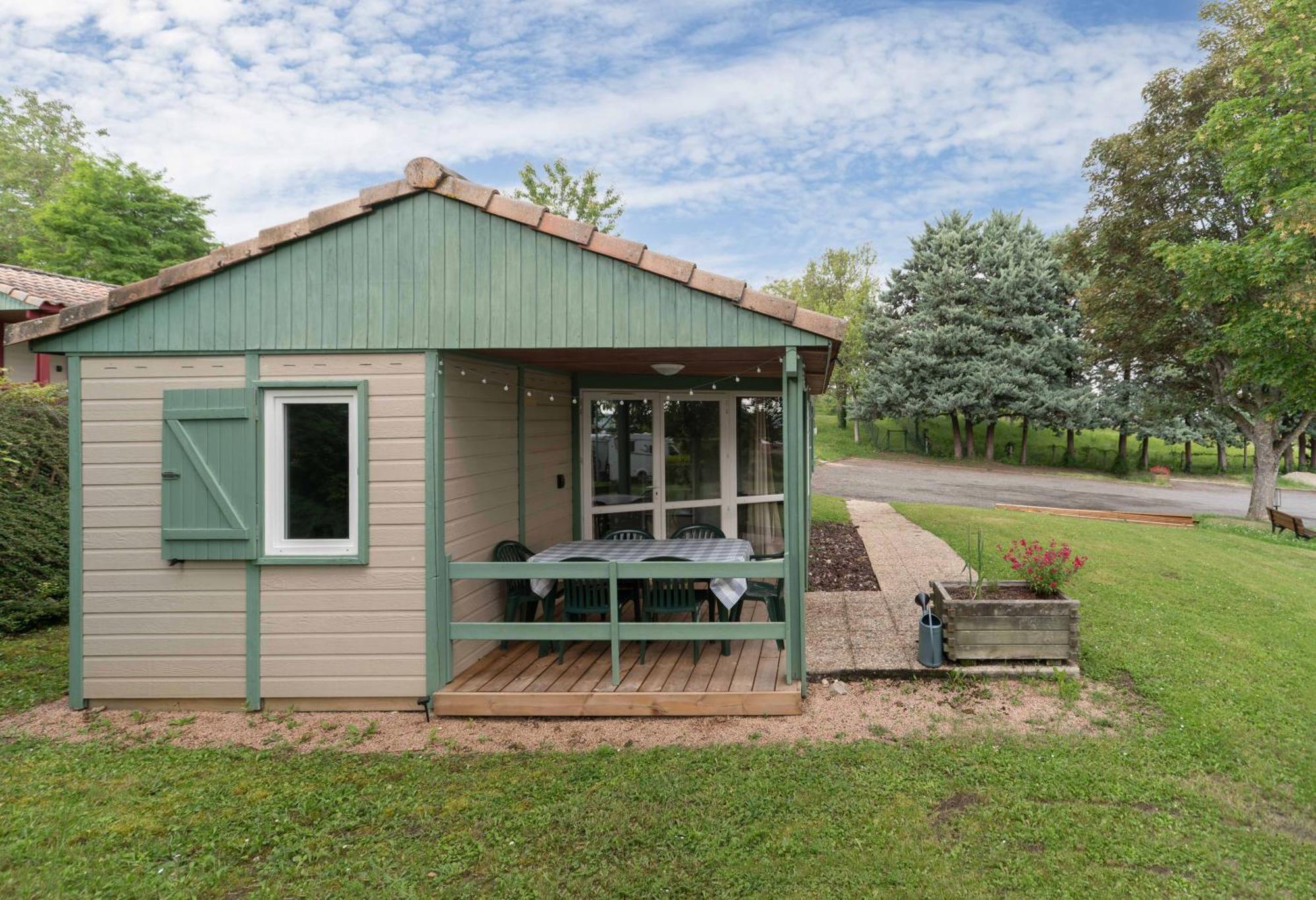 Camping Le Mont Libre - Cottage & Espace Nature - Gannat Exteriör bild