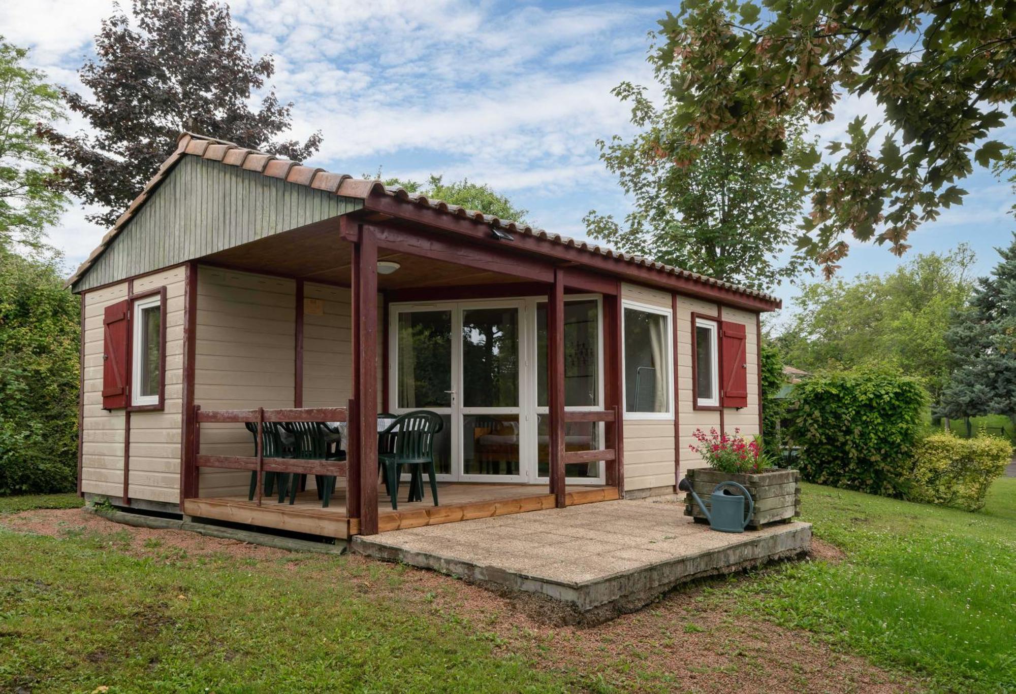 Camping Le Mont Libre - Cottage & Espace Nature - Gannat Exteriör bild