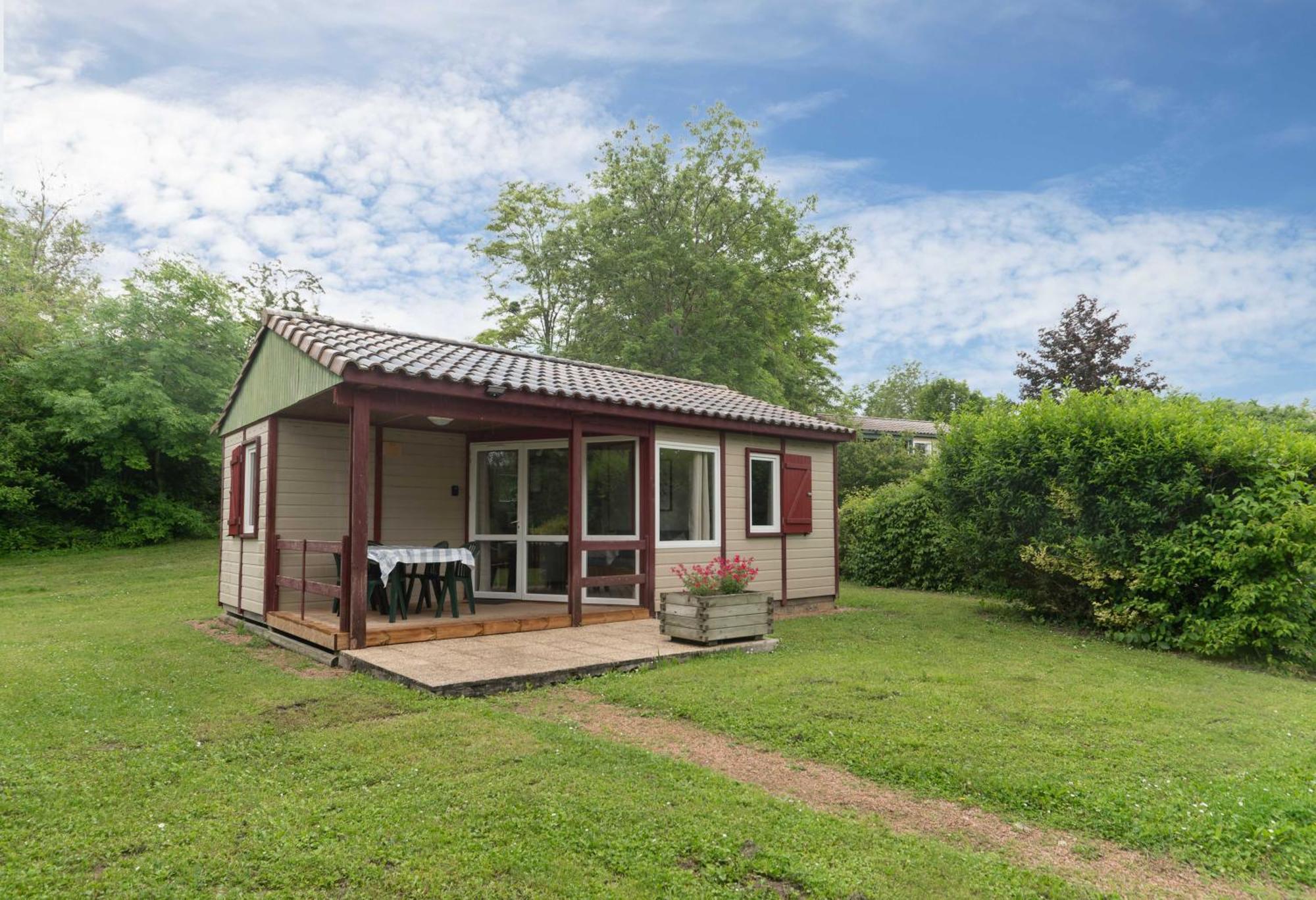 Camping Le Mont Libre - Cottage & Espace Nature - Gannat Exteriör bild