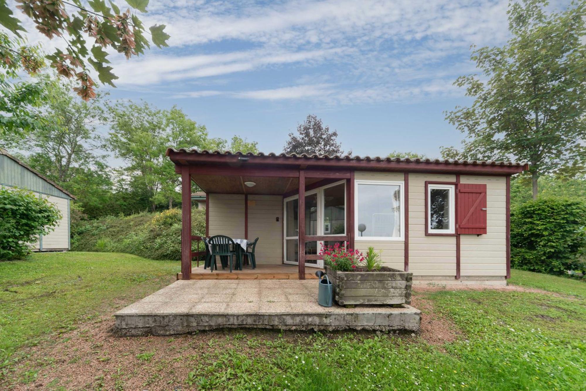 Camping Le Mont Libre - Cottage & Espace Nature - Gannat Exteriör bild