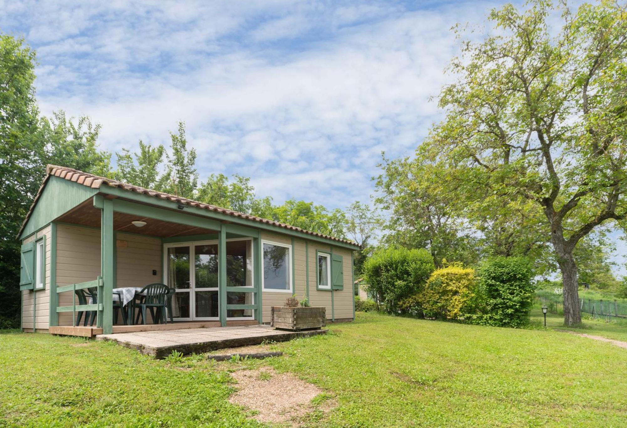 Camping Le Mont Libre - Cottage & Espace Nature - Gannat Exteriör bild