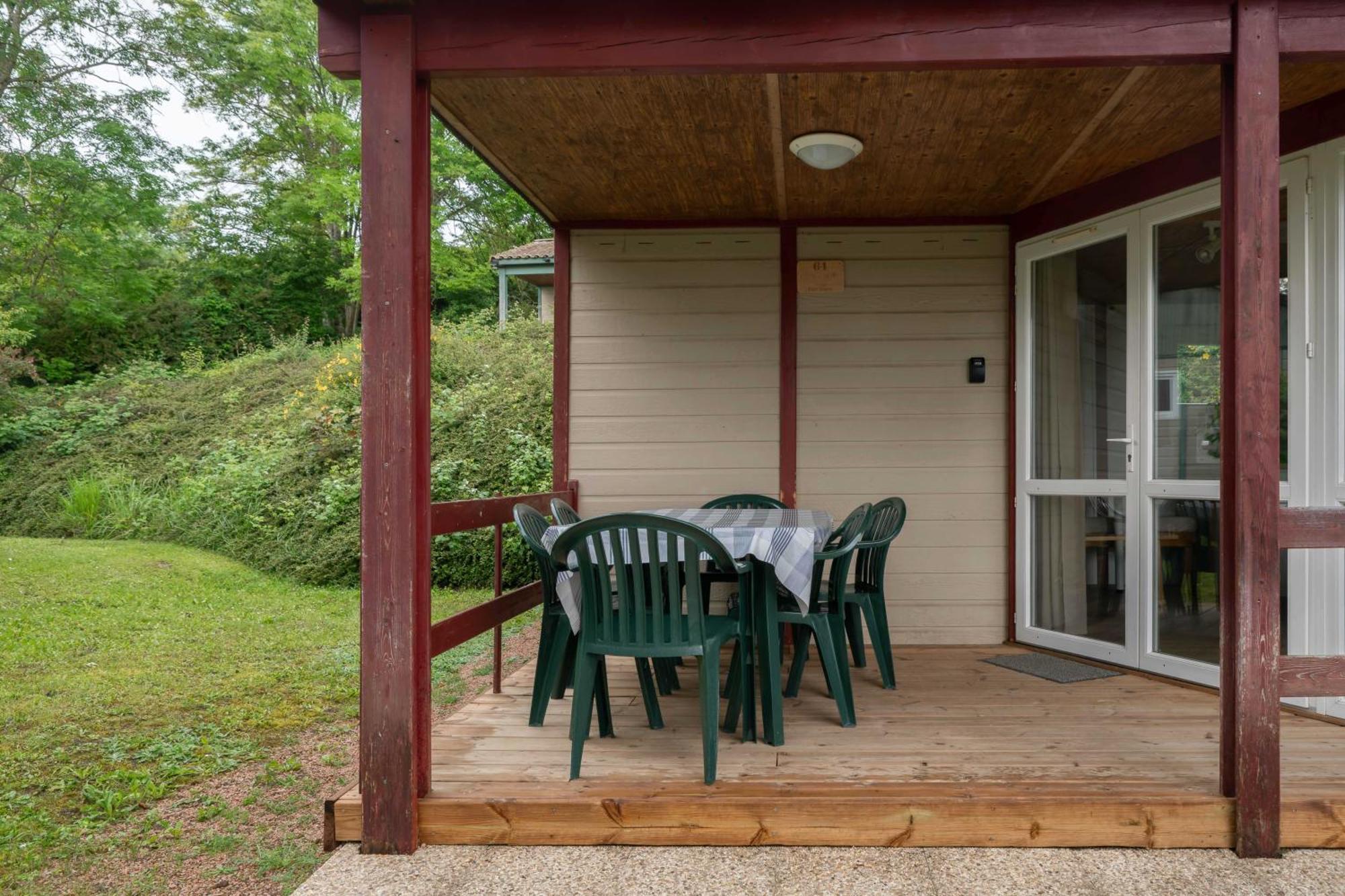 Camping Le Mont Libre - Cottage & Espace Nature - Gannat Exteriör bild