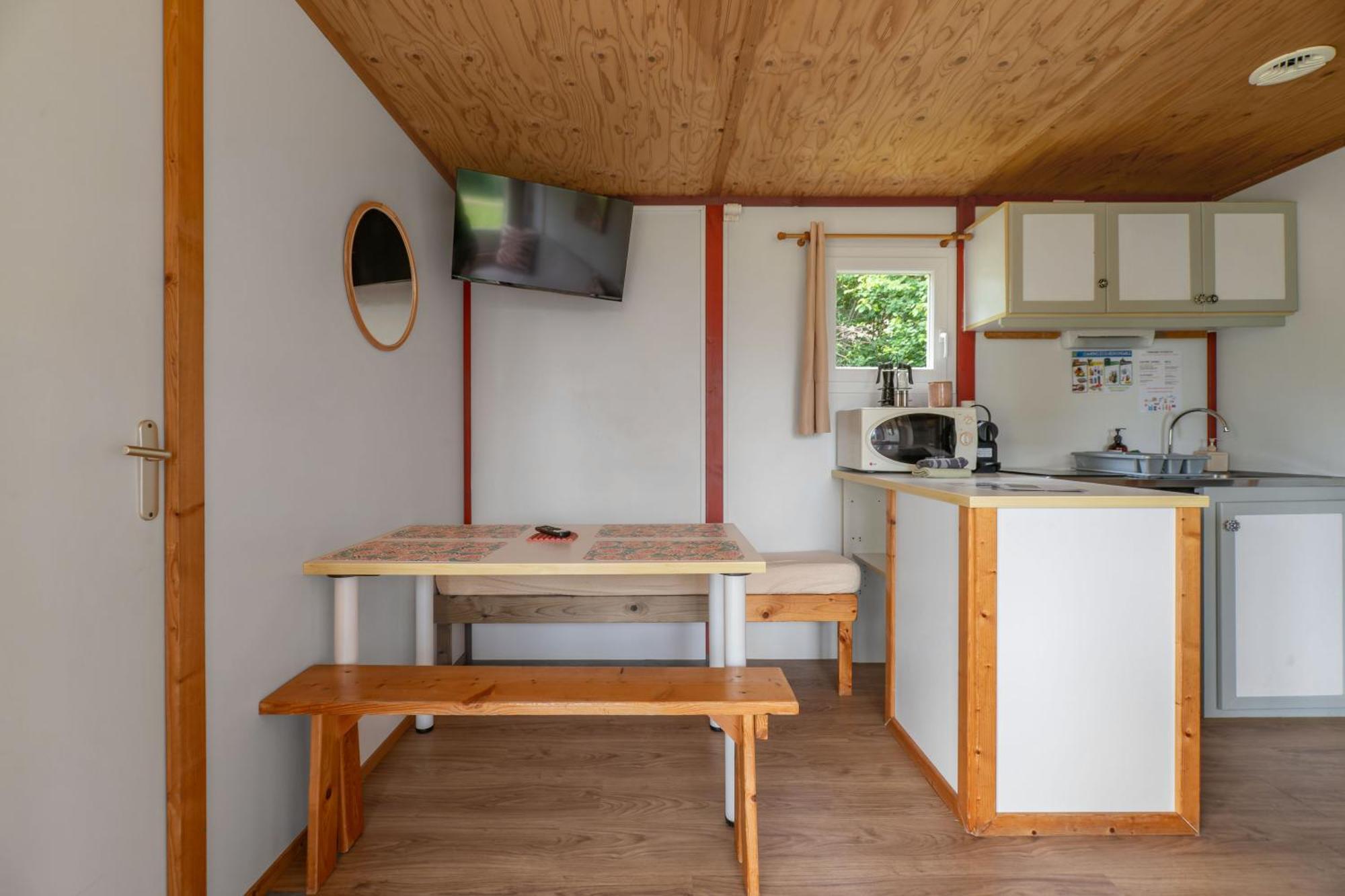 Camping Le Mont Libre - Cottage & Espace Nature - Gannat Exteriör bild