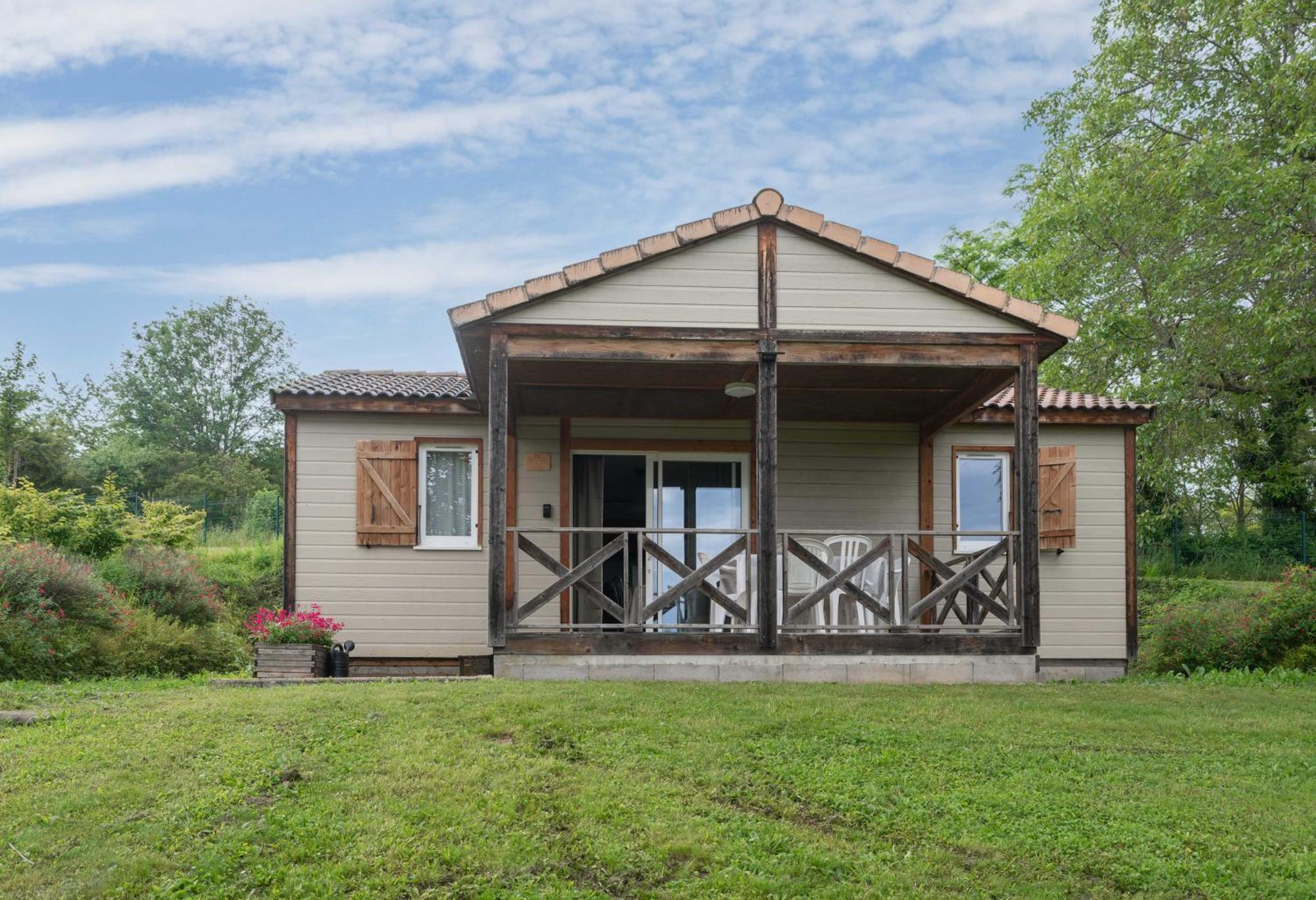 Camping Le Mont Libre - Cottage & Espace Nature - Gannat Exteriör bild