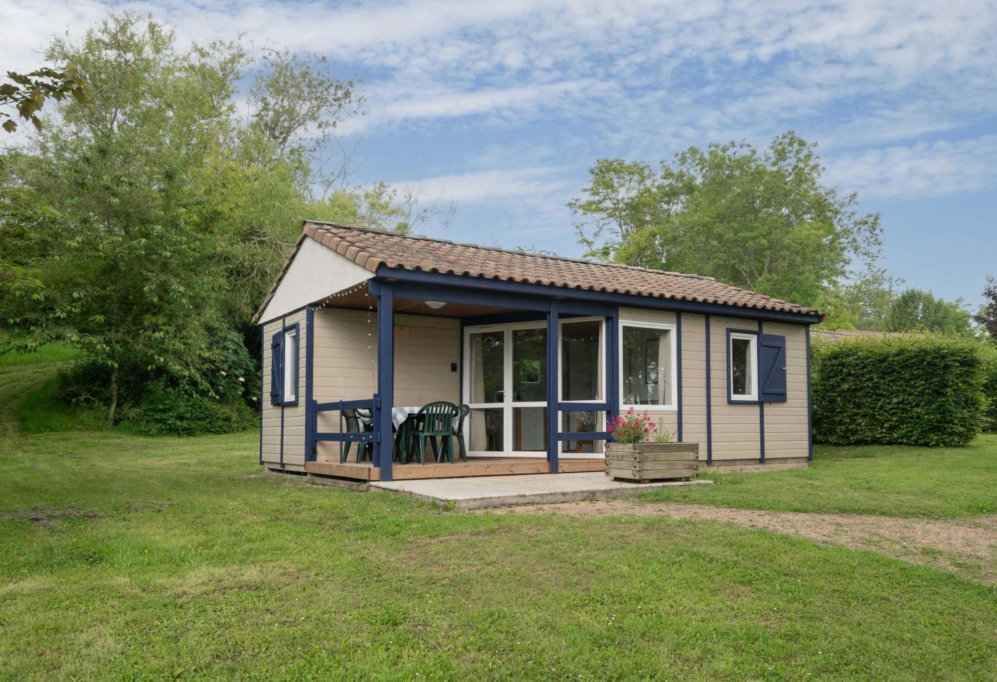 Camping Le Mont Libre - Cottage & Espace Nature - Gannat Exteriör bild
