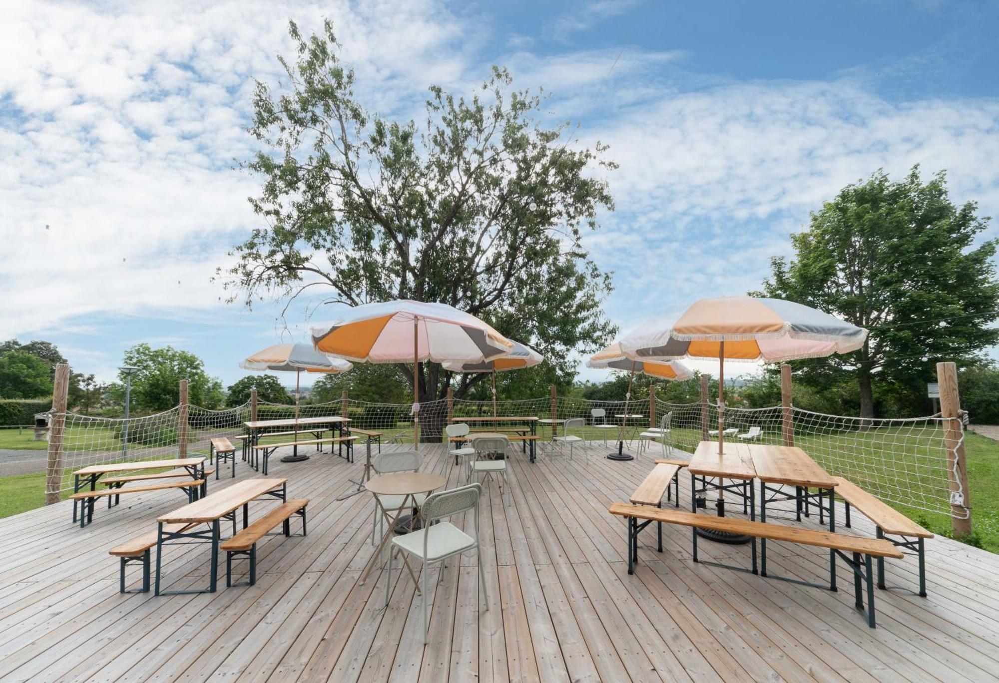 Camping Le Mont Libre - Cottage & Espace Nature - Gannat Exteriör bild